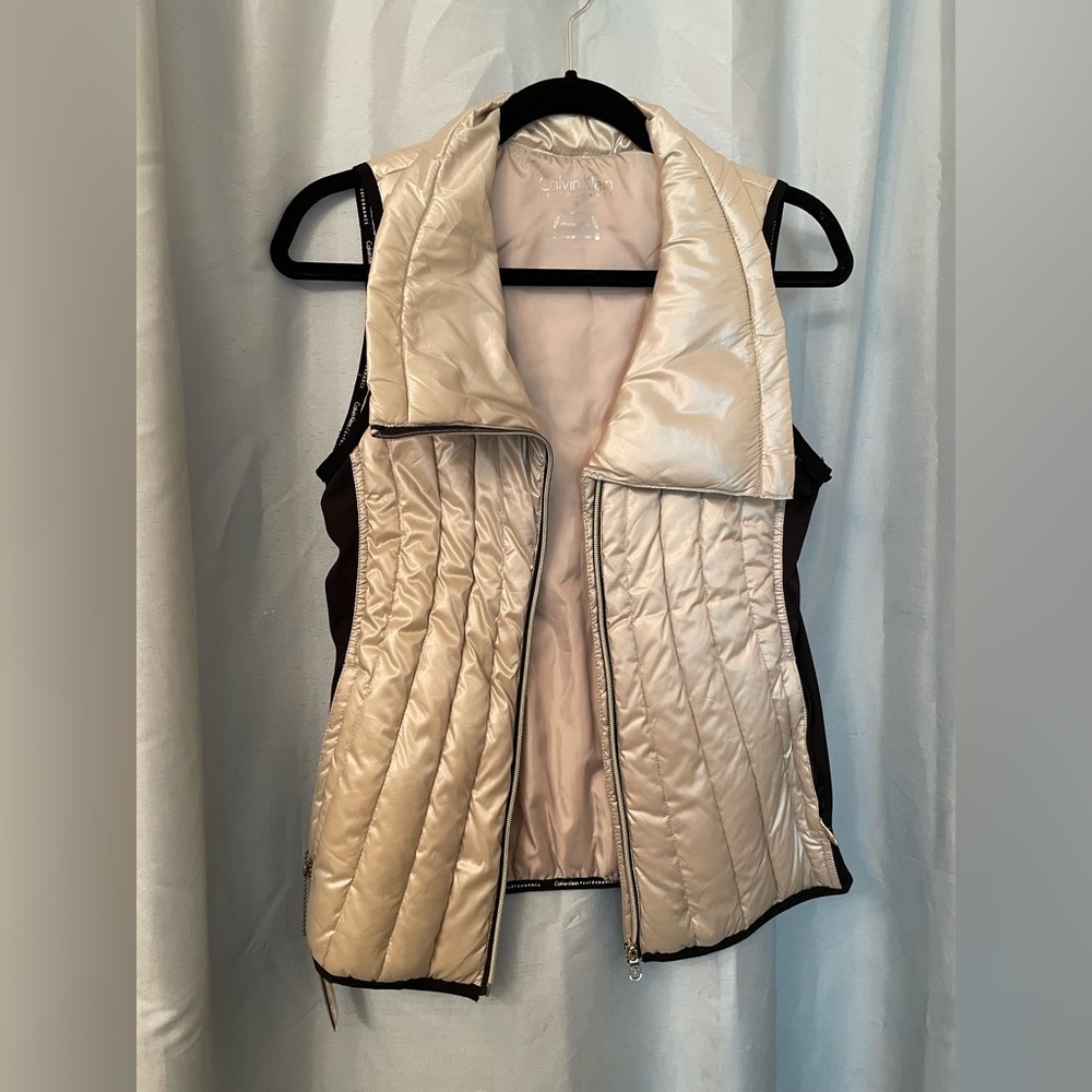 Cream Pleated Calvin Klein Vest Premium Down